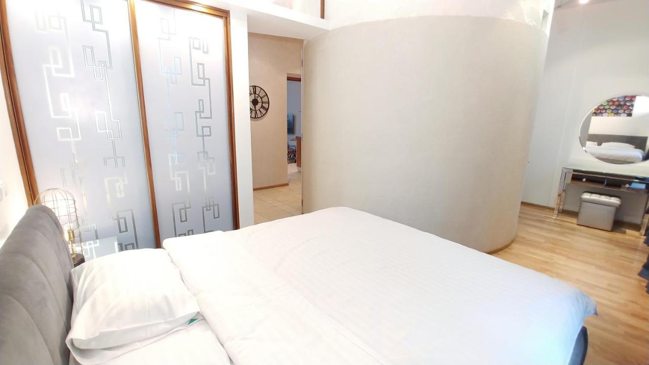 Квартира С Террасой, Крещатик 29, Бессарабка Kiew Exterior foto